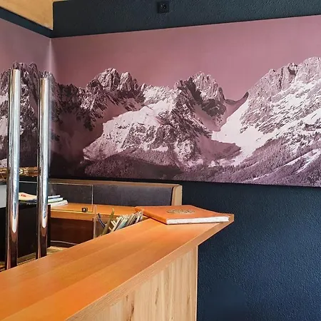 Absolute Active Mountain